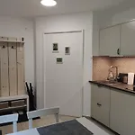 Kosbor Vendeghaz Apartment *