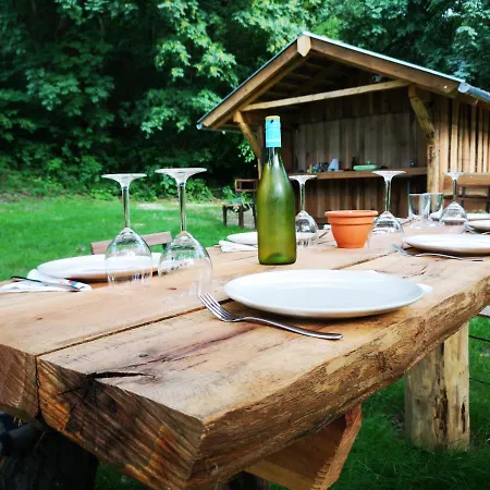 Kosbor Vendeghaz דירה *