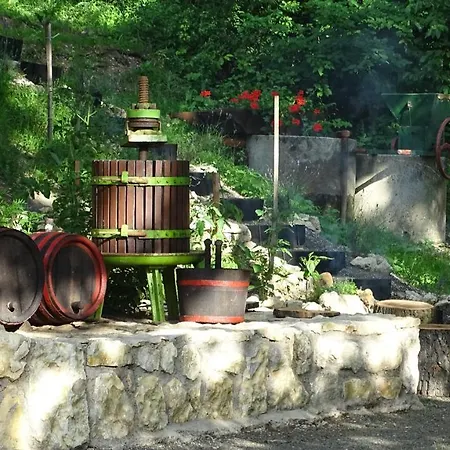 Kosbor Vendeghaz דירה *