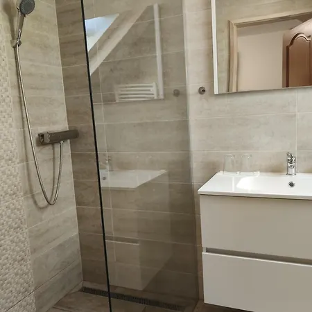 Kosbor Vendeghaz Monoszlo