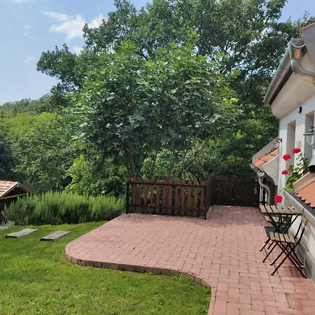 Kosbor Vendeghaz Lägenhet *