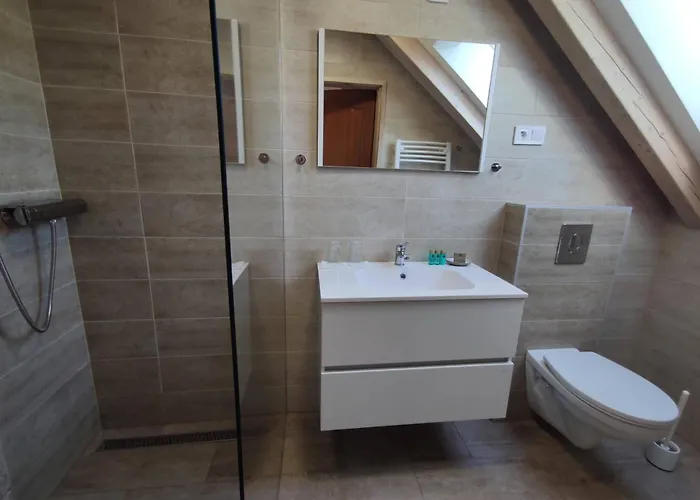 Kosbor Vendeghaz * Monoszlo